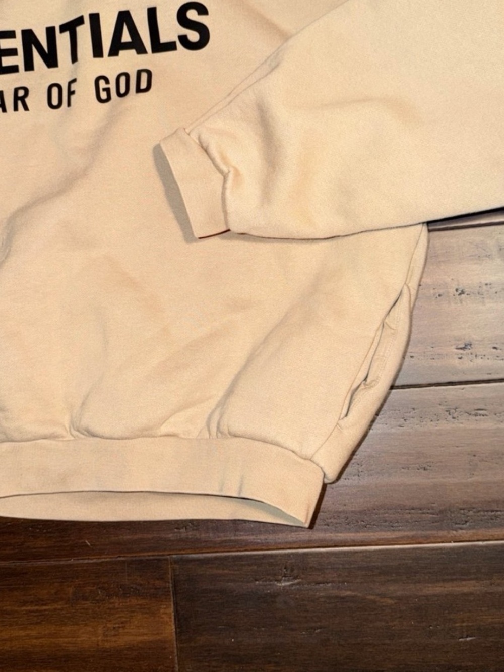 Essentials Sweatshirt - Picture 7 of 7